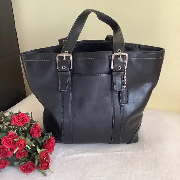 Coach Leather Purse - Picture 2 of 16